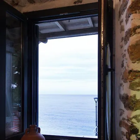 To Petrino * Agios Ioannis (Thessaly)